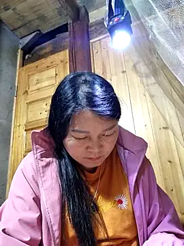 Snapshot of yoowwmr chatting on October 29, 1:54 pm yoowwmr online show from October 29, 1:54 pm