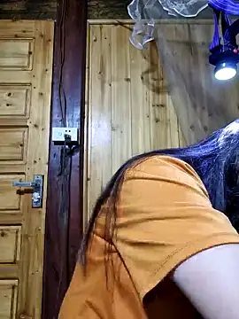 Snapshot of yoowwmr chatting on October 28, 1:43 pm yoowwmr online show from October 28, 1:43 pm