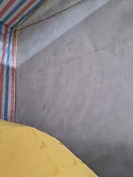 Snapshot of yoowwmr chatting on October 28, 1:39 am yoowwmr online show from October 28, 1:39 am