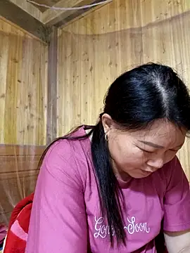 Snapshot of yoowwmr chatting on November 6, 4:00 pm yoowwmr online show from November 6, 4:00 pm