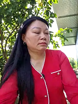 Snapshot of yoowwmr chatting on October 30, 1:59 am yoowwmr online show from October 30, 1:59 am