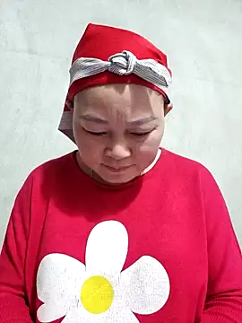 Snapshot of yoowwmr chatting on December 5, 2:00 am yoowwmr online show from December 5, 2:00 am