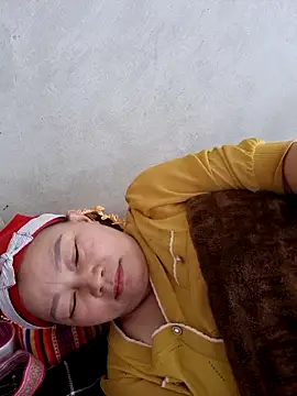 Snapshot of yoowwmr chatting on November 14, 4:05 am yoowwmr online show from November 14, 4:05 am