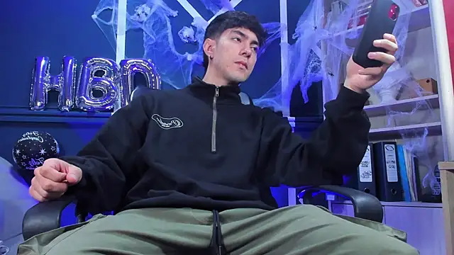 etham wolf  online show from October 30, 12:25 pm