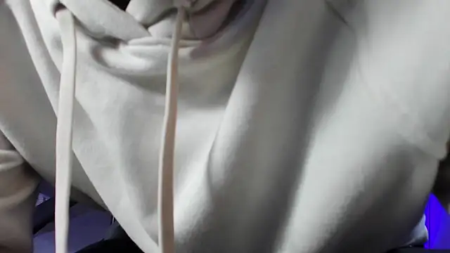 Snapshot of etham_wolf_ chatting on September 19, 12:53 pm etham wolf online show from September 19, 12:53 pm