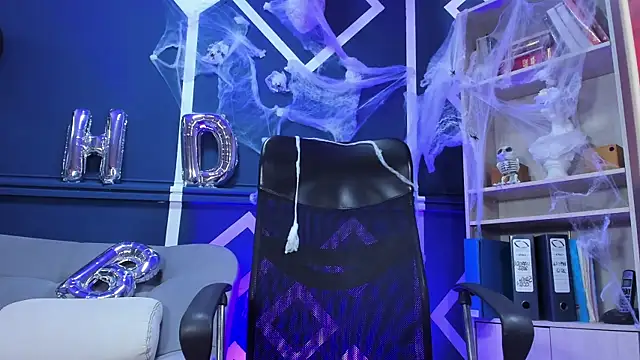 etham wolf  online show from October 31, 1:19 pm