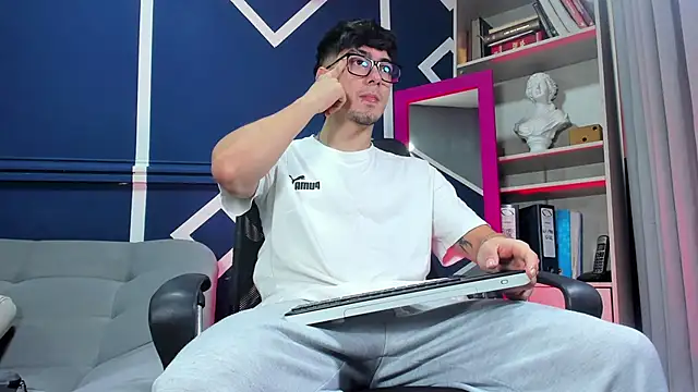 etham wolf  online show from December 4, 1:54 pm