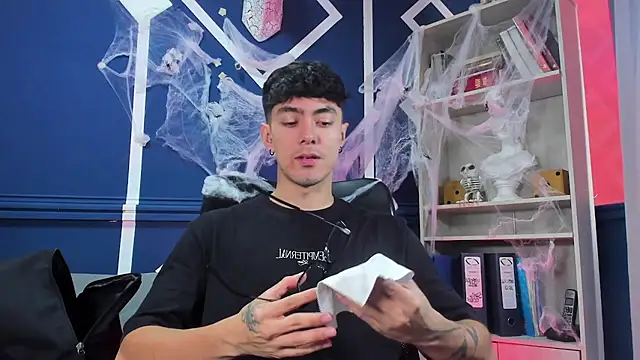 etham wolf  online show from October 21, 4:28 pm