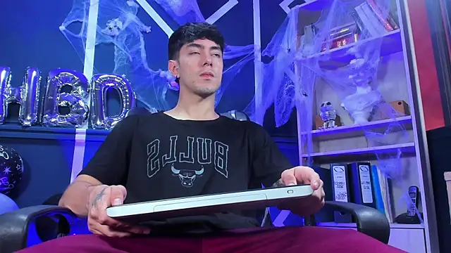 etham wolf  online show from October 27, 1:12 pm