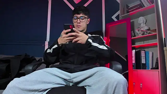 etham wolf  online show from November 24, 2:17 pm