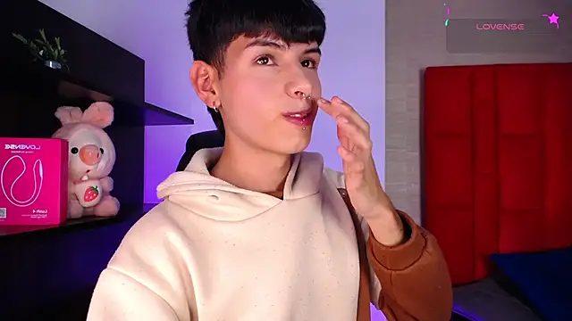 Ezra Storm online show from February 4, 5:02 am