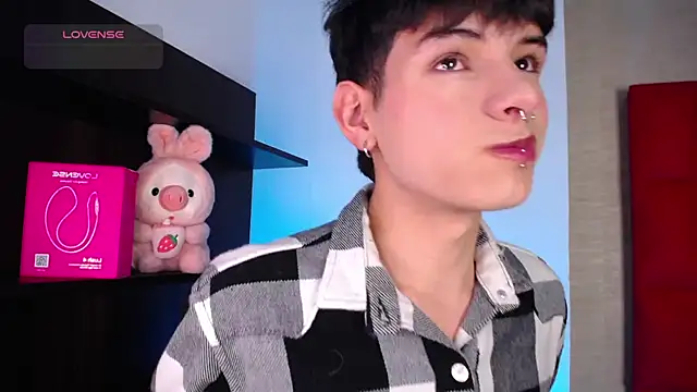 Ezra Storm online show from December 17, 4:39 am