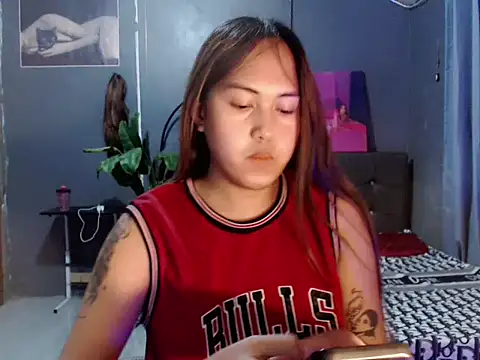 urtranspinay online show from November 28, 9:04 pm