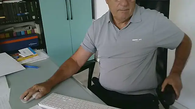 Snapshot of Bsxmaturo61 chatting on July 8, 2:29 pm Bsxmaturo61 online show from July 8, 2:29 pm