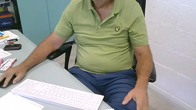 Snapshot of Bsxmaturo61 chatting on July 21, 10:49 am Bsxmaturo61 online show from July 21, 10:49 am