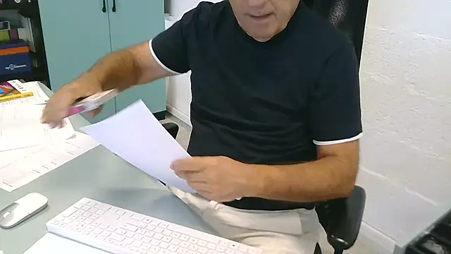 Snapshot of Bsxmaturo61 chatting on June 26, 9:26 am Bsxmaturo61 online show from June 26, 9:26 am