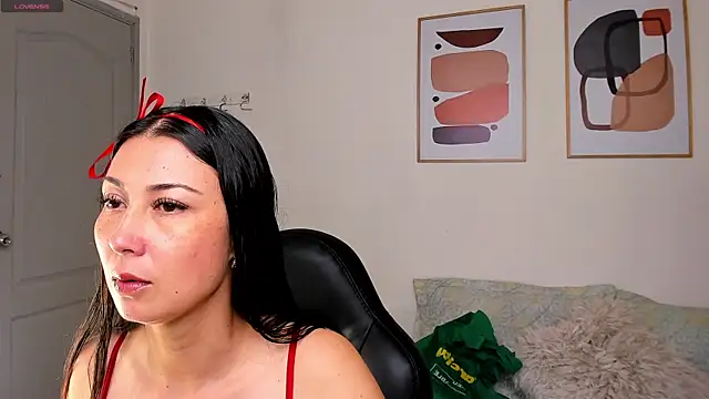Snapshot of Alexia_milf_ chatting on September 24, 11:28 am Alexia milf online show from September 24, 11:28 am