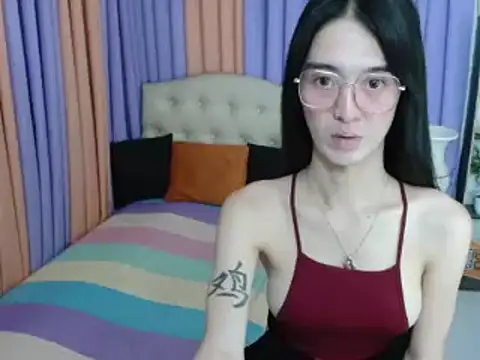 XxTsUncutAskaxX online show from December 1, 4:41 pm