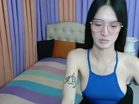 XxTsUncutAskaxX online show from December 2, 5:25 pm