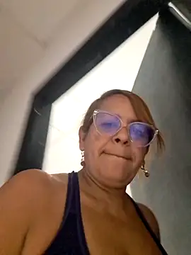 cristydirtyhot online show from April 10, 2:35 pm