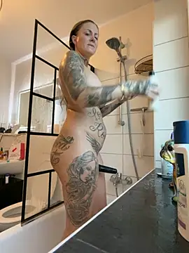 Snapshot of Jasmina-Joy chatting on December 1, 7:42 am Jasmina-Joy online show from December 1, 7:42 am