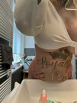 Snapshot of Jasmina-Joy chatting on February 20, 1:35 pm Jasmina-Joy online show from February 20, 1:35 pm