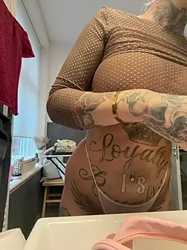 Snapshot of Jasmina-Joy chatting on February 23, 9:21 am Jasmina-Joy online show from February 23, 9:21 am