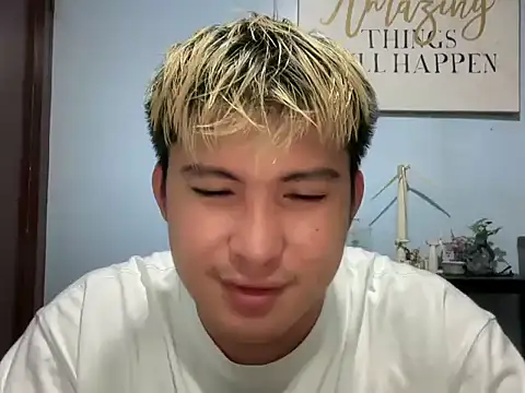 Snapshot of lovely_jay chatting on May 29, 3:12 am lovely jay online show from May 29, 3:12 am