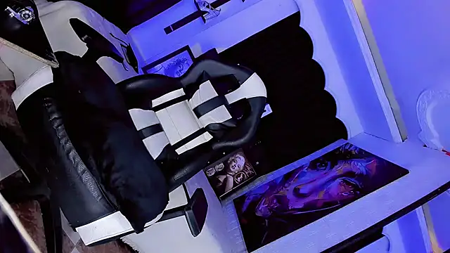 Yareth Rouss  online show from March 11, 5:34 am