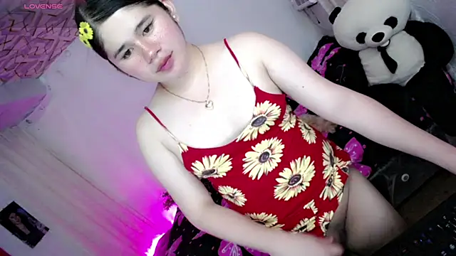 Snapshot of skinnygirl_69 chatting on June 26, 1:50 pm skinnygirl 69 online show from June 26, 1:50 pm