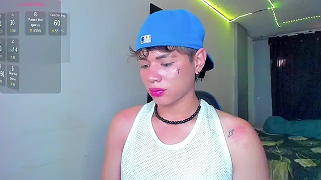 Snapshot of Jostin18 chatting on December 15, 2:01 pm Jostin18 online show from December 15, 2:01 pm