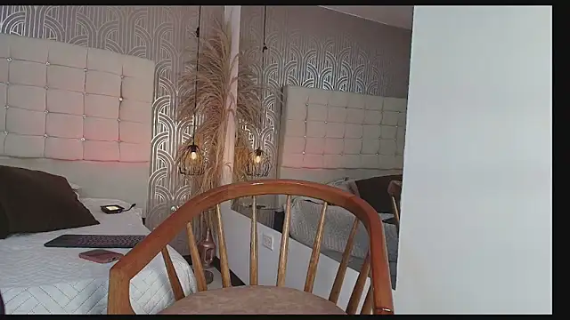 FGLuna online show from November 15, 1:04 pm