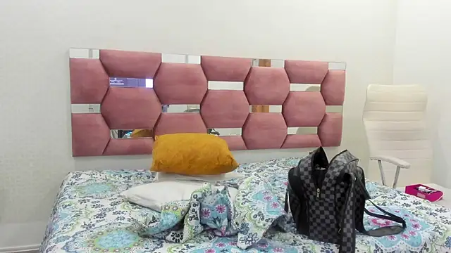 MiiaSmith   online show from November 8, 9:18 pm