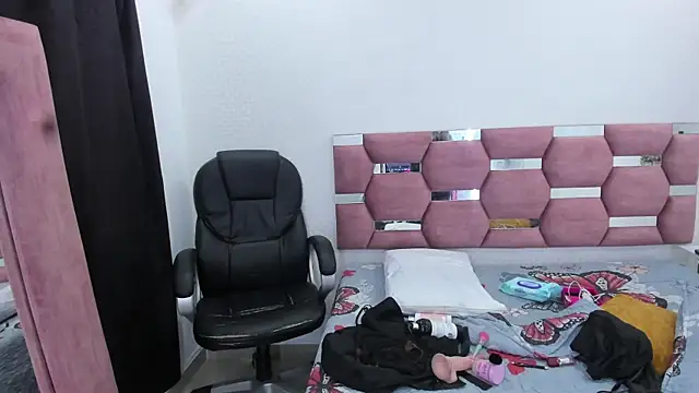 MiiaSmith   online show from September 25, 9:21 pm