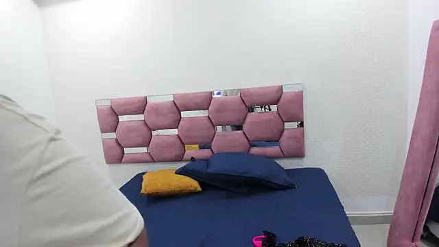 MiiaSmith   online show from November 18, 9:18 pm