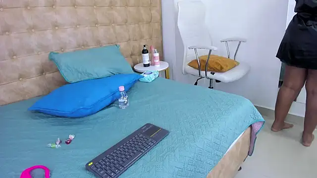 MiiaSmith   online show from September 19, 8:35 pm