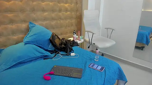 MiiaSmith   online show from October 9, 8:53 pm