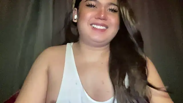Snapshot of RedHead_Thalia chatting on February 19, 5:43 pm RedHead Thalia online show from February 19, 5:43 pm