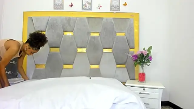 AliyahBrowns online show from December 4, 7:46 pm