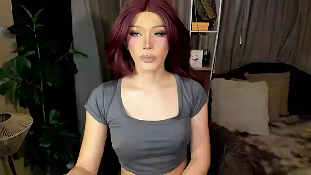 Snapshot of Candicebloom chatting on July 5, 12:15 am Candicebloom online show from July 5, 12:15 am