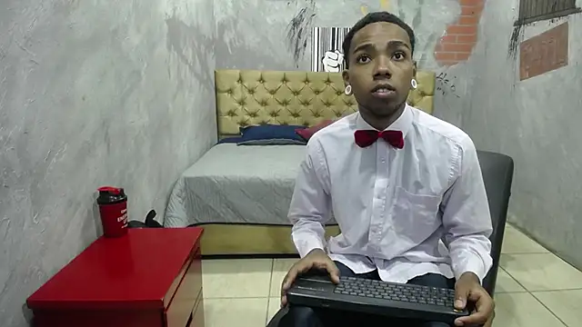 Snapshot of CollemanStone chatting on November 9, 1:04 pm CollemanStone online show from November 9, 1:04 pm