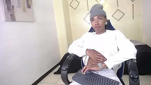 Snapshot of CollemanStone chatting on November 20, 3:07 am CollemanStone online show from November 20, 3:07 am