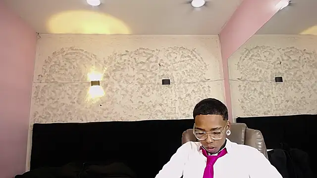 Snapshot of CollemanStone chatting on November 12, 1:04 pm CollemanStone online show from November 12, 1:04 pm