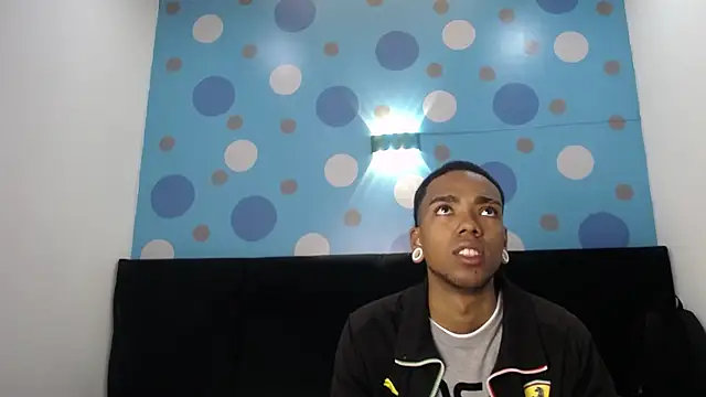 Snapshot of CollemanStone chatting on November 7, 1:04 pm CollemanStone online show from November 7, 1:04 pm