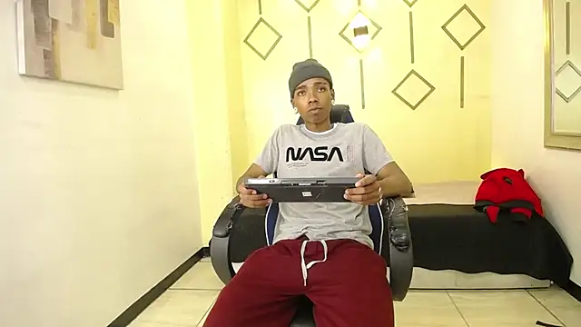 Snapshot of CollemanStone chatting on November 21, 4:22 am CollemanStone online show from November 21, 4:22 am