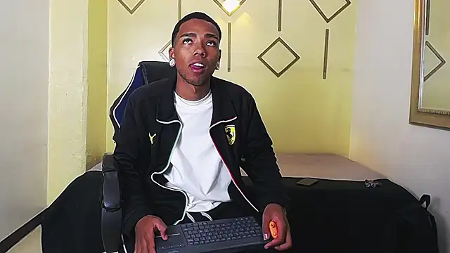 Snapshot of CollemanStone chatting on November 29, 4:45 am CollemanStone online show from November 29, 4:45 am