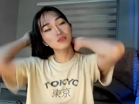 Snapshot of lovelychanel69xx chatting on September 19, 10:47 pm lovelychanel69xx online show from September 19, 10:47 pm