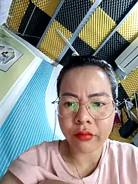 Snapshot of Tyno_o chatting on October 10, 12:11 am Tyno o online show from October 10, 12:11 am
