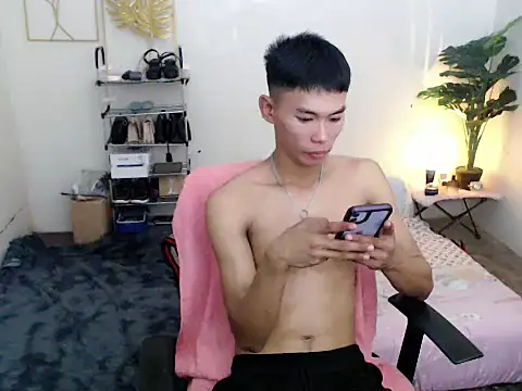 Snapshot of naughty_rence chatting on October 6, 2:46 am naughty rence online show from October 6, 2:46 am