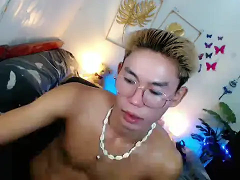 Snapshot of naughty_rence chatting on May 14, 10:12 am naughty rence online show from May 14, 10:12 am